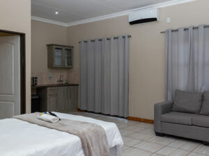 Luxury Room - High Breeze Lodge - Upington Accommodation