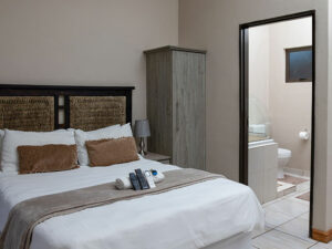 Luxury Room - High Breeze Lodge - Upington Accommodation